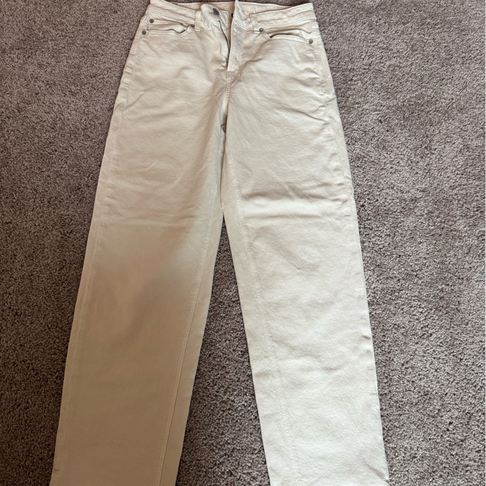 American Eagle Outfitters Straight Leg Jeans in Off-White/Cream